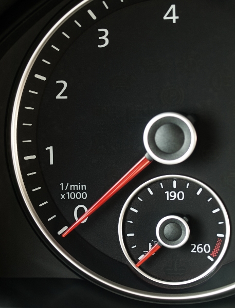 1119154-car-tachometer